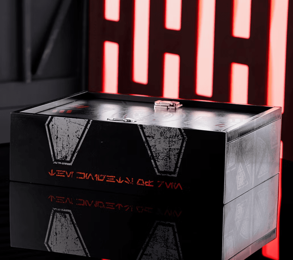 Star Wars - The Ren Legacy Limited Edition LIGHTSABER Hilt - Image 3